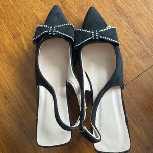 Cute bow heels